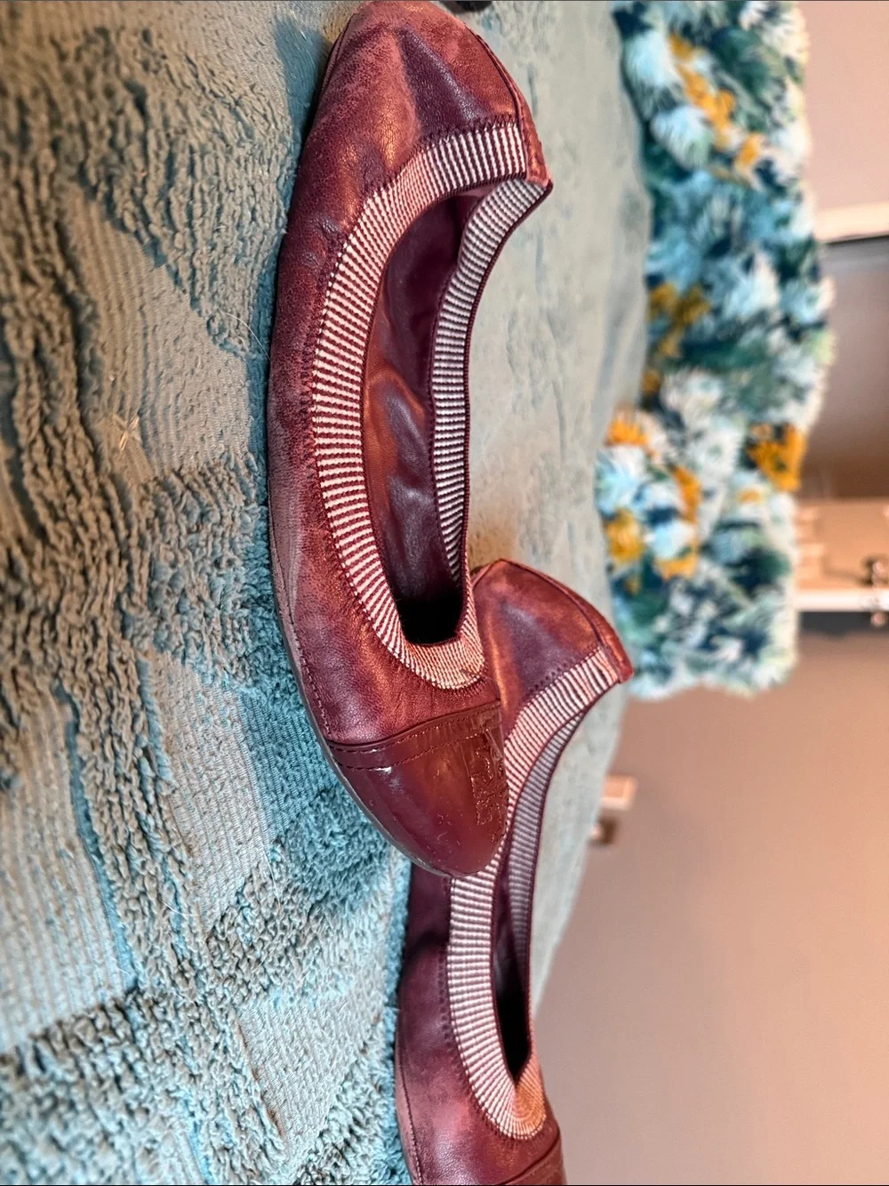 Women's Burgundy Ballet Flats